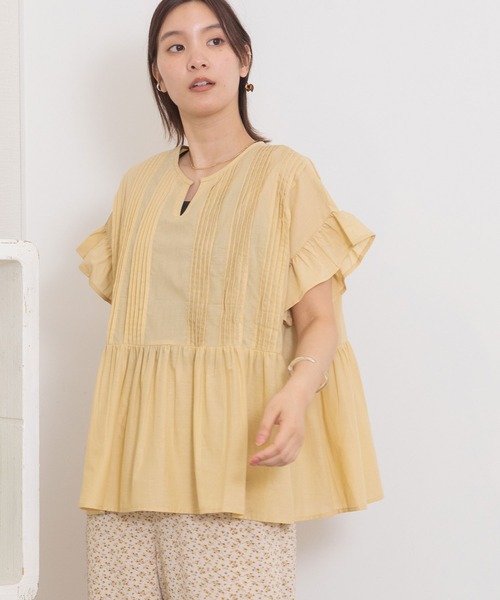 POU DOU DOU（プードゥドゥ）の「ピンタック使いプルオーバーブラウス（シャツ/ブラウス・レディース・ダークグレー/イエロー/オフホワイト・3）」の3枚目の写真