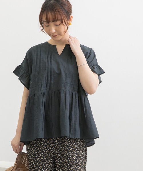 POU DOU DOU（プードゥドゥ）の「ピンタック使いプルオーバーブラウス（シャツ/ブラウス・レディース・ダークグレー/イエロー/オフホワイト・3）」の18枚目の写真