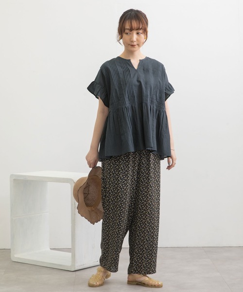 POU DOU DOU（プードゥドゥ）の「ピンタック使いプルオーバーブラウス（シャツ/ブラウス・レディース・ダークグレー/イエロー/オフホワイト・3）」の21枚目の写真