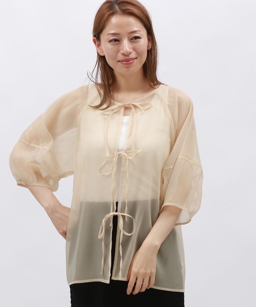 LAKOLE（ラコレ）の「2WAYリボンアップブラウス / 129991（シャツ/ブラウス・レディース・グレー/ブラック/ピンク/ベージュ・FREE）」の4枚目の写真