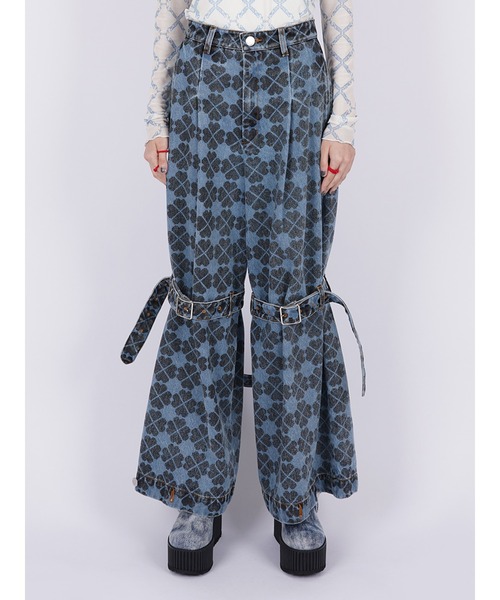 PAMEO POSE（パメオポーズ）の「Pile Print Pixel Clover Denim Baggy