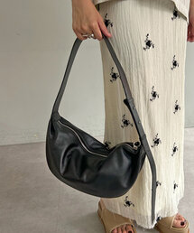 レザーショルダーバッグ