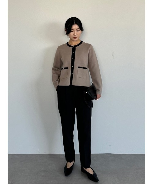 UR'S(ユアーズ)の「ハイウエストタックテーパードパンツ(その他パンツ・レディース・ブラック/ブルー/ネイビー/ホワイト/ベージュ・L/S/M)」の10枚目の写真