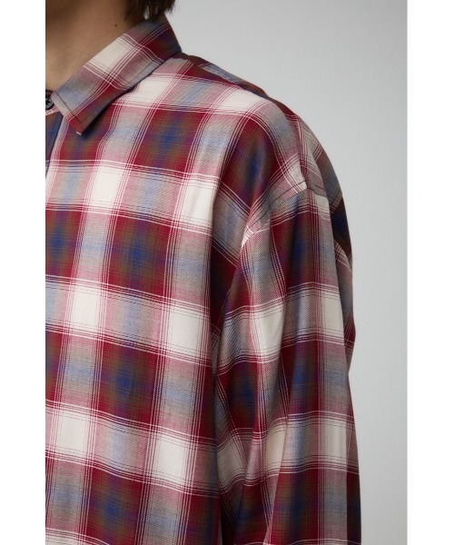 AZUL by moussy(アズールバイマウジー)の「オンブレチェックシャツ(シャツ/ブラウス・メンズ・ブラック系その他/レッド系その他/ブルー系その他・FREE)」の7枚目の写真