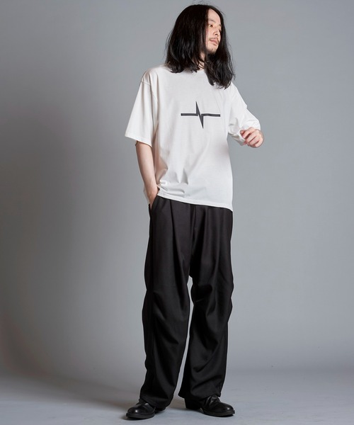NO ID.(ノーアイディ)の「【NO ID.】Logo Print Crew Neck T-Shirt / ロゴ プリント クルーネック Tシャツ(Tシャツ/カットソー・メンズ・ブラック/ホワイト/グレー・2/1)」の16枚目の写真