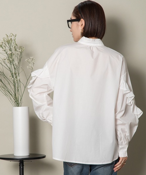 MHBG TOKYO（エムエイチビージートーキョー）の「ラッフルフリル袖シャツ（シャツ/ブラウス・レディース・ホワイト/ブラック・FREE）」の6枚目の写真