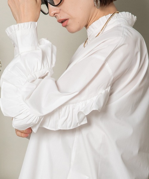 MHBG TOKYO（エムエイチビージートーキョー）の「ラッフルフリル袖シャツ（シャツ/ブラウス・レディース・ホワイト/ブラック・FREE）」の5枚目の写真