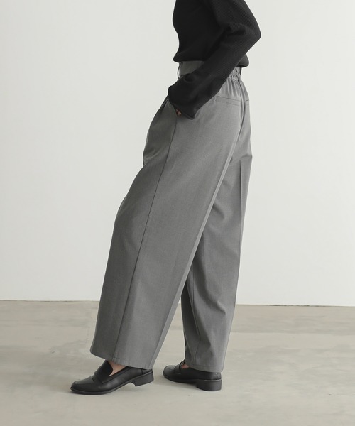 for/c（フォーシー）の「[低身長/高身長向けサイズ有]撥水タックストレートパンツ【サスティナブル】（スラックス・レディース・グレー/チャコールグレー/ブラック/ライトグレー/ネイビー/ブラウン/ベージュ・M/L/LL/MP/LP/TM）」の20枚目の写真