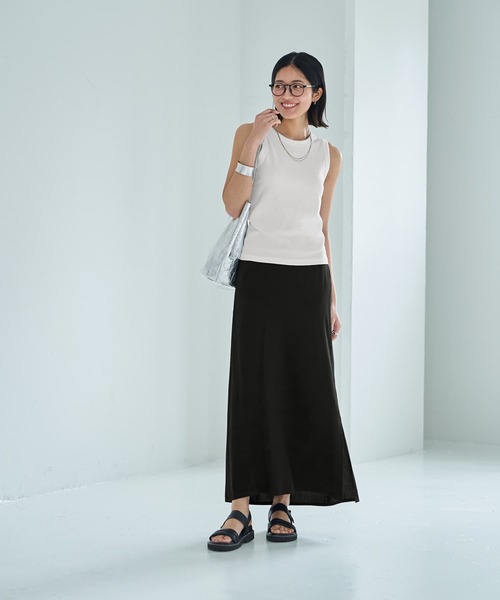 STYLE DELI(スタイルデリ)の「薄手なセンシュアルロング丈スカート(スカート・レディース・ネイビー/ブラック・MEDIUM/SMALL)」の9枚目の写真