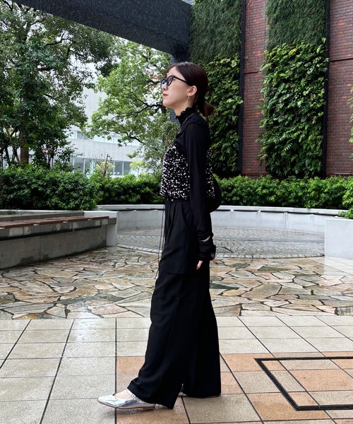 ISOOK(アイスー)の「【ISOOK / アイスー】スパンコールキャミソールビスチェ / セットアップ可能 スパンコールビスチェ ショート丈 セットアップ対応 キラキラ ZOZOTOWN限定(キャミソール・レディース・シルバー/ブラック・FREE)」の10枚目の写真