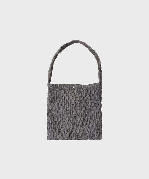 NULABEL（ニューレーベル）の「【NULABEL /ニューレーベル】GARMENT DYED CONTRACTION QUILTED BAG（ハンドバッグ・メンズ・ブラック・FREE）」の4枚目の写真