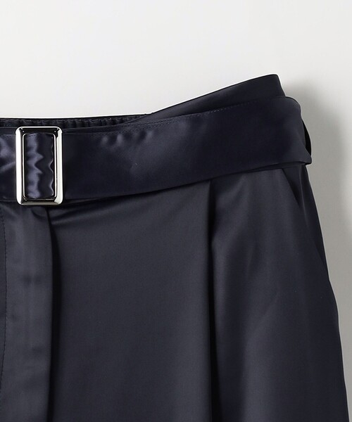 EMMEL REFINES（エメルリファインズ）の「＜EMMEL REFINES＞EM サテン カーブ パンツ（スラックス・レディース・ネイビー/オリーブ・S/M）」の13枚目の写真