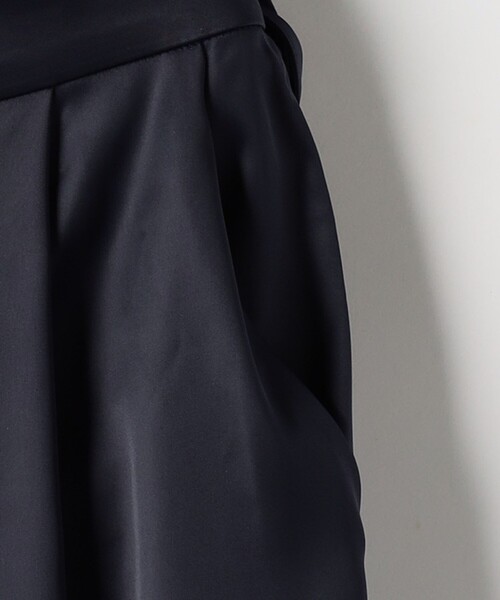 EMMEL REFINES（エメルリファインズ）の「＜EMMEL REFINES＞EM サテン カーブ パンツ（スラックス・レディース・ネイビー/オリーブ・S/M）」の14枚目の写真