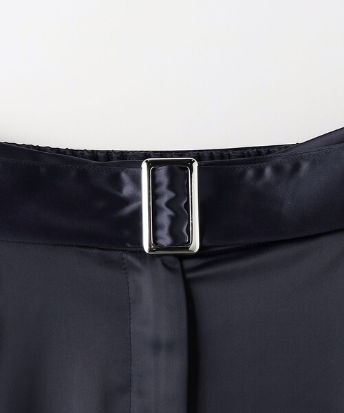 EMMEL REFINES（エメルリファインズ）の「＜EMMEL REFINES＞EM サテン カーブ パンツ（スラックス・レディース・ネイビー/オリーブ・S/M）」の18枚目の写真