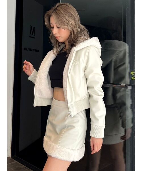 GYDA（ジェイダ）の「フーディーフェイクレザーボアコート