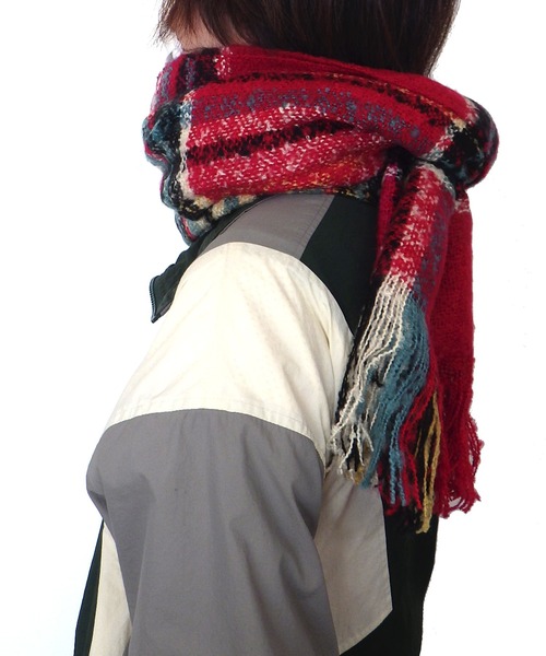 AVALON(U.Q)（アバロン）の「ループヤーンチェックストール（ストール/ショール・レディース・レッド/ブルー・FREE）」の6枚目の写真