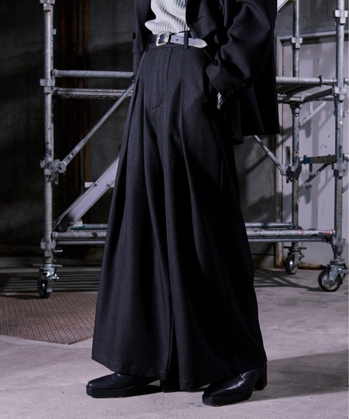 Ellno Loset（エルノロゼット）の「フカタックワイドパンツ / SET UP対応（その他パンツ・メンズ・ブラック/ボルドー・LARGE/X-SMALL/MEDIUM/SMALL）」の4枚目の写真