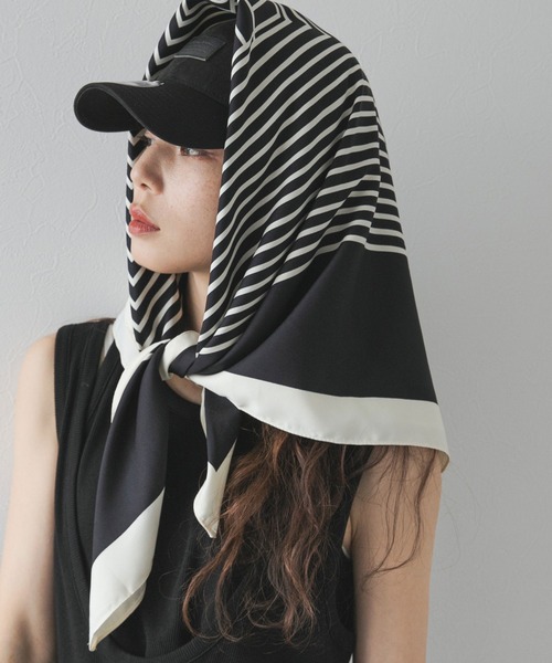 bohmal（ボマール）の「プリント大判スカーフ/バンダナ（バンダナ/スカーフ・レディース・ブラック/ホワイト/ベージュ・FREE）」の15枚目の写真