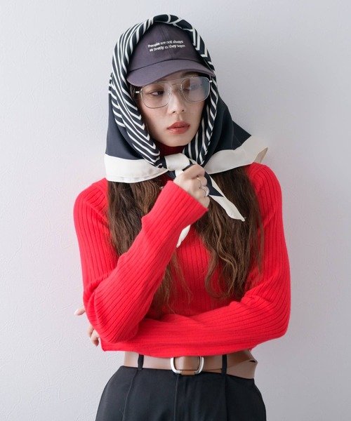 bohmal（ボマール）の「プリント大判スカーフ/バンダナ（バンダナ/スカーフ・レディース・ブラック/ホワイト/ベージュ・FREE）」の7枚目の写真