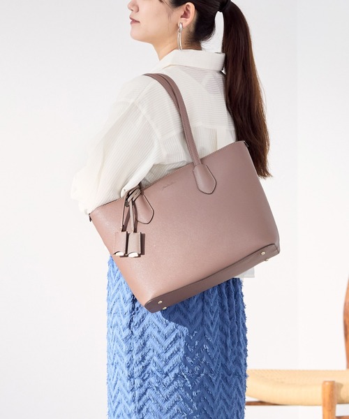 Jewelna Rose(ジュエルナローズ)の「リタ・トートバッグ A4ジャストサイズ 16145(トートバッグ・レディース・ブラック/スモークピンク/ライトベージュ/チャコール/バーガンディー・FREE)」の4枚目の写真