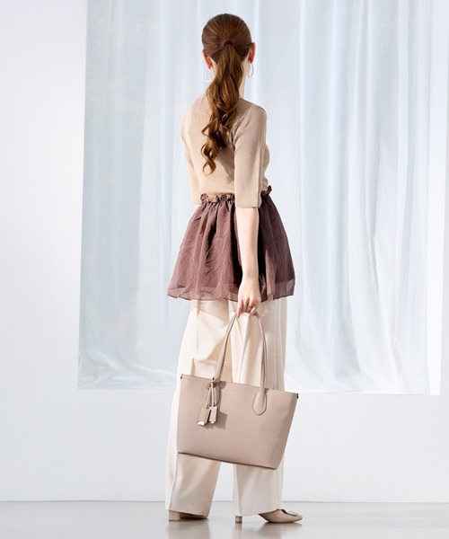 Jewelna Rose(ジュエルナローズ)の「リタ・トートバッグ A4ジャストサイズ 16145(トートバッグ・レディース・ブラック/スモークピンク/ライトベージュ/チャコール/バーガンディー・FREE)」の8枚目の写真