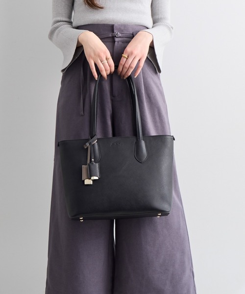 Jewelna Rose(ジュエルナローズ)の「リタ・トートバッグ A4ジャストサイズ 16145(トートバッグ・レディース・ブラック/スモークピンク/ライトベージュ/チャコール/バーガンディー・FREE)」の10枚目の写真