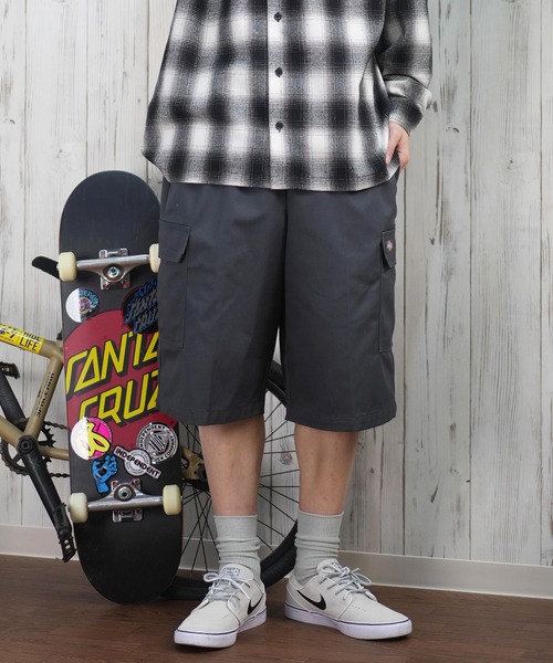 Dickies（ディッキーズ）の「【ムラサキスポーツ限定】Dickies/ディッキーズ MS DK EASY WIDE CARGO SHO ショーツ 81120900（その他パンツ・メンズ・ブラック/リアルツリーカモ/ベージュ/チャコール・M/L）」の13枚目の写真
