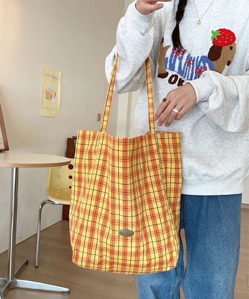 SHEPP（シープ）の「【リバーシブル】マドラスチェック柄トートバッグ（トートバッグ・レディース・パープル/ブラック/グリーン/イエロー・F）」の4枚目の写真