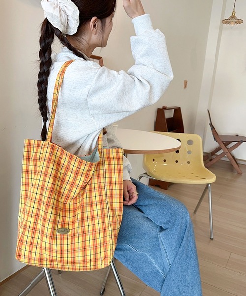 SHEPP（シープ）の「【リバーシブル】マドラスチェック柄トートバッグ（トートバッグ・レディース・パープル/ブラック/グリーン/イエロー・F）」の21枚目の写真