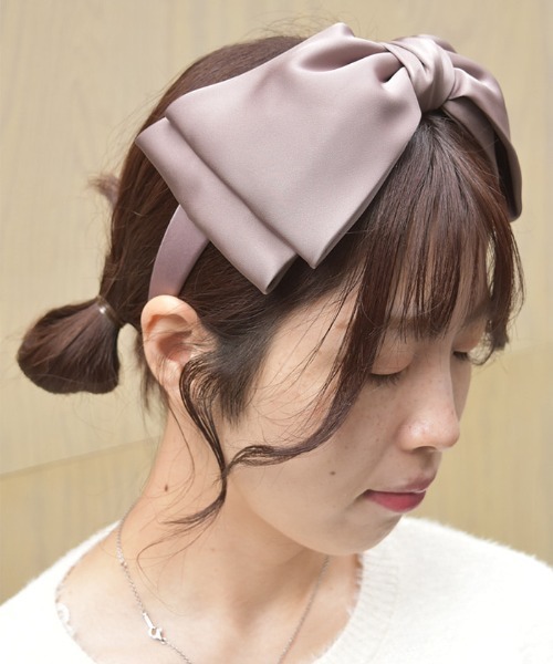 axes femme（アクシーズファム）の「サテンリボンカチューシャ（カチューシャ・レディース・グリーン/パープル/グレー・FREE）」の3枚目の写真