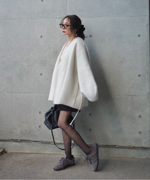 LAULEN(ローレン)の「cache coeur knit cardigan /カシュクール ボリュームスリーブ ニット カーディガン(カーディガン/ボレロ・レディース・ベージュ/ブラック/アイボリー・FREE)」の5枚目の写真