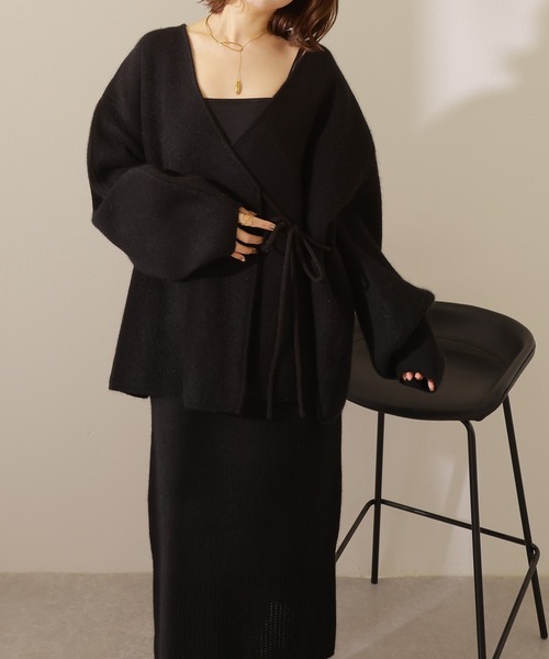 LAULEN(ローレン)の「cache coeur knit cardigan /カシュクール ボリュームスリーブ ニット カーディガン(カーディガン/ボレロ・レディース・ベージュ/ブラック/アイボリー・FREE)」の7枚目の写真