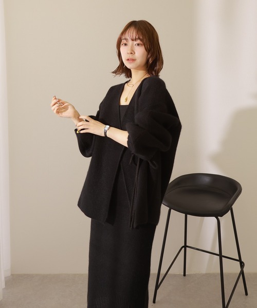 LAULEN(ローレン)の「cache coeur knit cardigan /カシュクール ボリュームスリーブ ニット カーディガン(カーディガン/ボレロ・レディース・ベージュ/ブラック/アイボリー・FREE)」の8枚目の写真