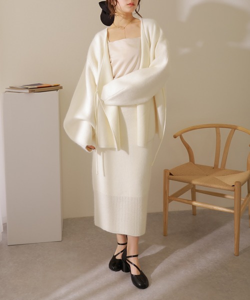 LAULEN(ローレン)の「cache coeur knit cardigan /カシュクール ボリュームスリーブ ニット カーディガン(カーディガン/ボレロ・レディース・ベージュ/ブラック/アイボリー・FREE)」の18枚目の写真