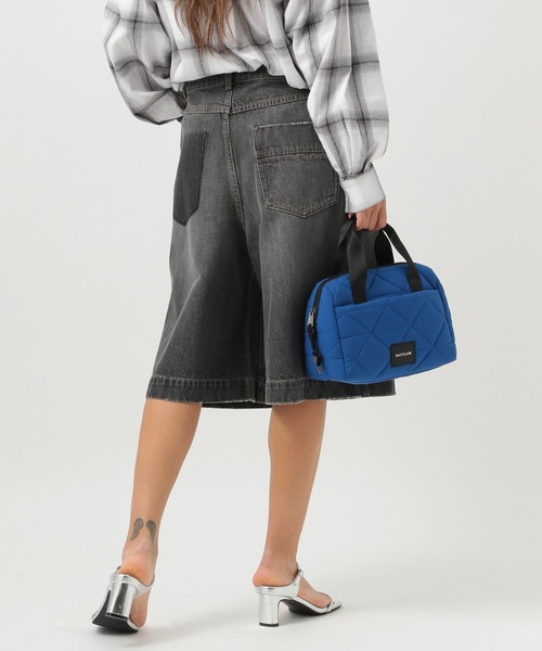 BAYFLOW（ベイフロー）の「[トレンドアイテム]デニムショートパンツ（デニムパンツ・レディース・ブラック/ブルー・SMALL/MEDIUM）」の6枚目の写真