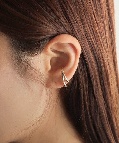 rapiecage（ラピエサージュ）の「ダブルUラインイヤカフ（イヤーカフ・レディース・ゴールド/シルバー・FREE）」の2枚目の写真