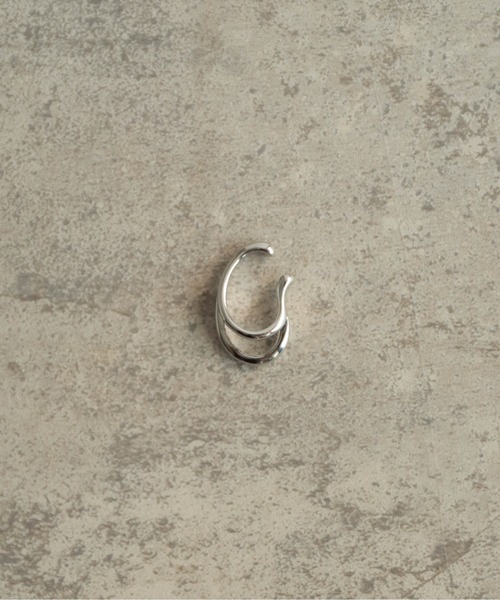 rapiecage（ラピエサージュ）の「ダブルUラインイヤカフ（イヤーカフ・レディース・ゴールド/シルバー・FREE）」の4枚目の写真