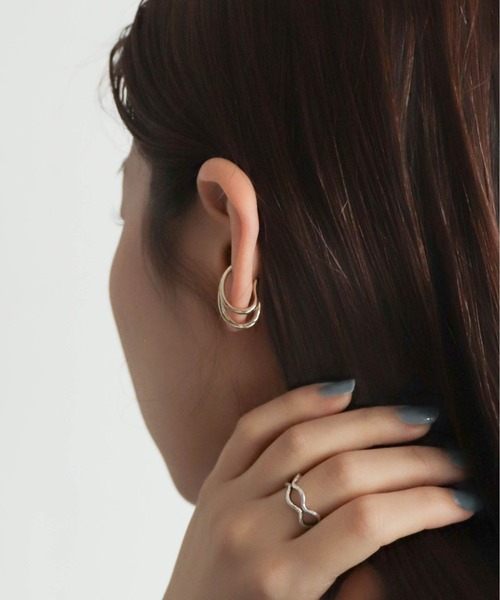 rapiecage（ラピエサージュ）の「ダブルUラインイヤカフ（イヤーカフ・レディース・ゴールド/シルバー・FREE）」の12枚目の写真
