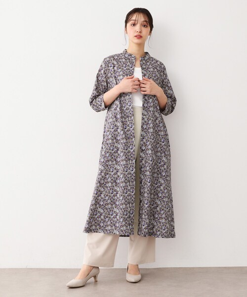 LAURA ASHLEY(ローラアシュレイ)の「【洗える/コットン100%/同柄アイテムあり】アマイア ディッツィー柄 ワンピース(ワンピース・レディース・ネイビー系/イエロー系その他2・40/38)」の9枚目の写真