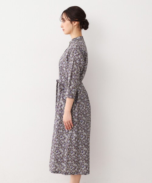 LAURA ASHLEY(ローラアシュレイ)の「【洗える/コットン100%/同柄アイテムあり】アマイア ディッツィー柄 ワンピース(ワンピース・レディース・ネイビー系/イエロー系その他2・40/38)」の12枚目の写真