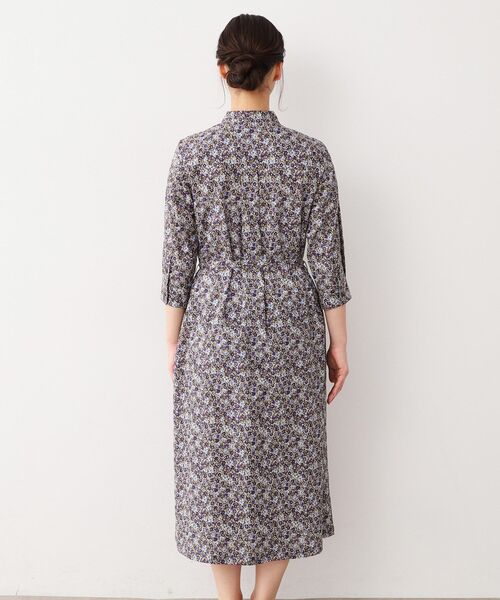 LAURA ASHLEY(ローラアシュレイ)の「【洗える/コットン100%/同柄アイテムあり】アマイア ディッツィー柄 ワンピース(ワンピース・レディース・ネイビー系/イエロー系その他2・40/38)」の13枚目の写真