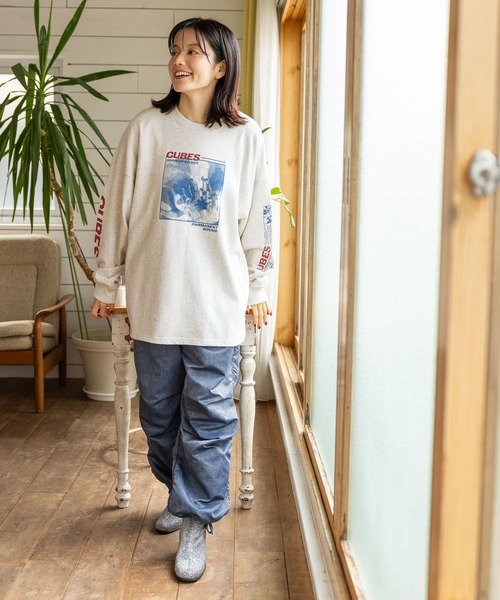 niko and...(ニコアンド)の「ダットルーズプリントロングTシャツ(Tシャツ/カットソー・レディース・チャコール/ライトブルー/ナチュラル/オフホワイト・FREE)」の13枚目の写真