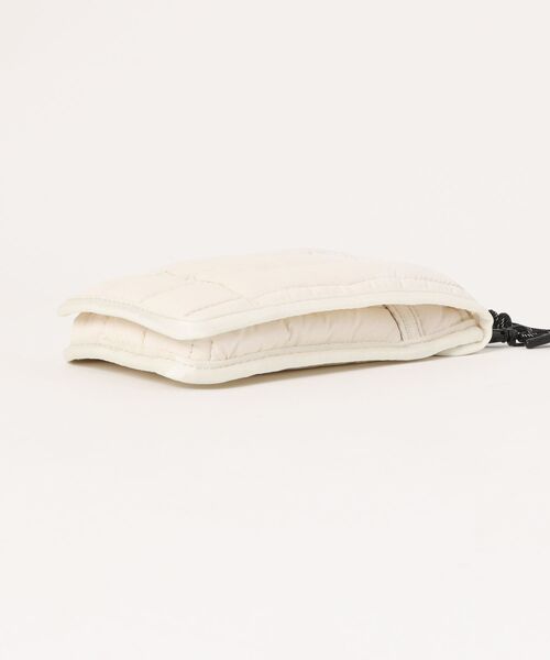 HUNTER(ハンター)の「【HUNTER】NTREPID PUFFER ESSENTIAL PHONE POUCH(ショルダーバッグ・メンズ・ブラック/オフホワイト・FREE)」の4枚目の写真