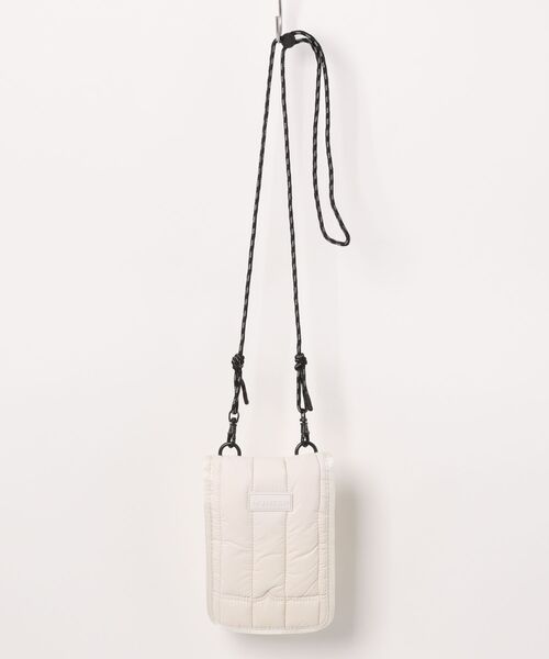 HUNTER(ハンター)の「【HUNTER】NTREPID PUFFER ESSENTIAL PHONE POUCH(ショルダーバッグ・メンズ・ブラック/オフホワイト・FREE)」の13枚目の写真