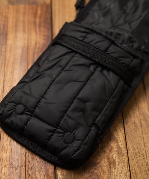 HUNTER(ハンター)の「【HUNTER】NTREPID PUFFER ESSENTIAL PHONE POUCH(ショルダーバッグ・メンズ・ブラック/オフホワイト・FREE)」の8枚目の写真