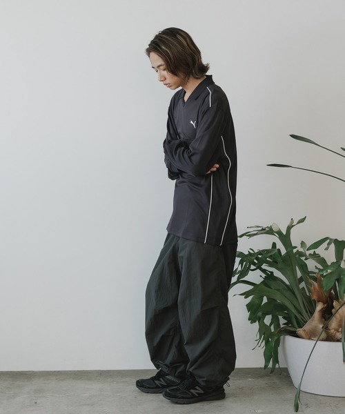 PUMA(プーマ)の「PUMA/プーマ WARDROBE ESS + FOOTBALL SHIRT シャツ メンズ 秋物 秋服 2026年秋冬(Tシャツ/カットソー・メンズ・ブラック・XL/M/L)」の19枚目の写真