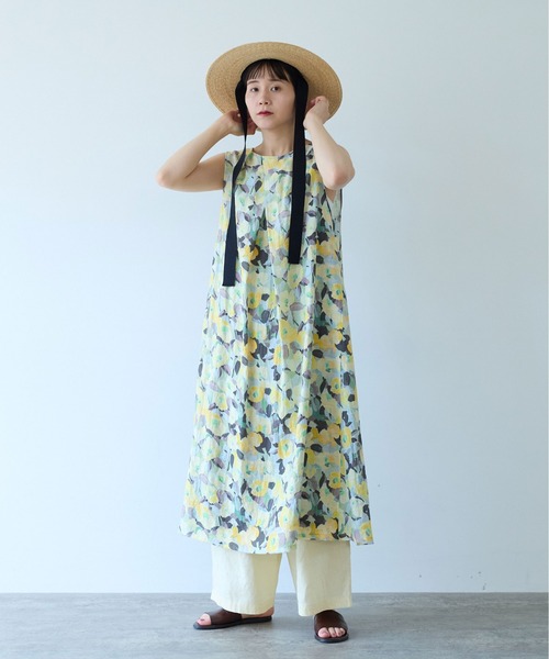 yuni（ユニ　）の「水彩花プリント　ノースリーブフレアワンピース（ワンピース・レディース・イエロー/ブルー・FREE）」の5枚目の写真