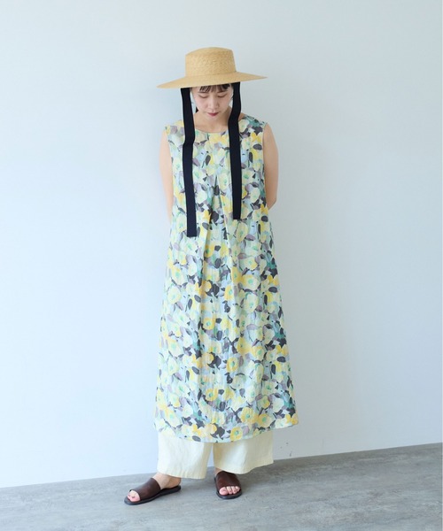 yuni（ユニ　）の「水彩花プリント　ノースリーブフレアワンピース（ワンピース・レディース・イエロー/ブルー・FREE）」の6枚目の写真