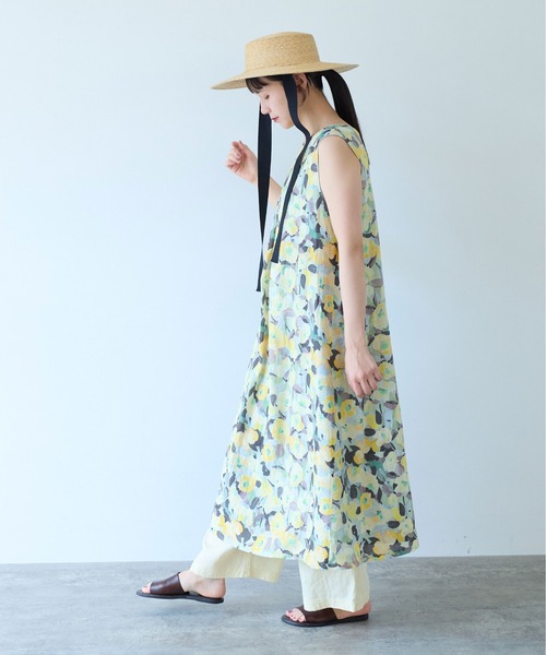 yuni（ユニ　）の「水彩花プリント　ノースリーブフレアワンピース（ワンピース・レディース・イエロー/ブルー・FREE）」の7枚目の写真