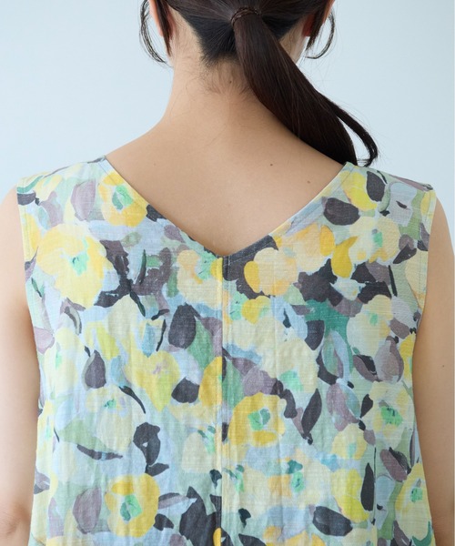yuni（ユニ　）の「水彩花プリント　ノースリーブフレアワンピース（ワンピース・レディース・イエロー/ブルー・FREE）」の15枚目の写真